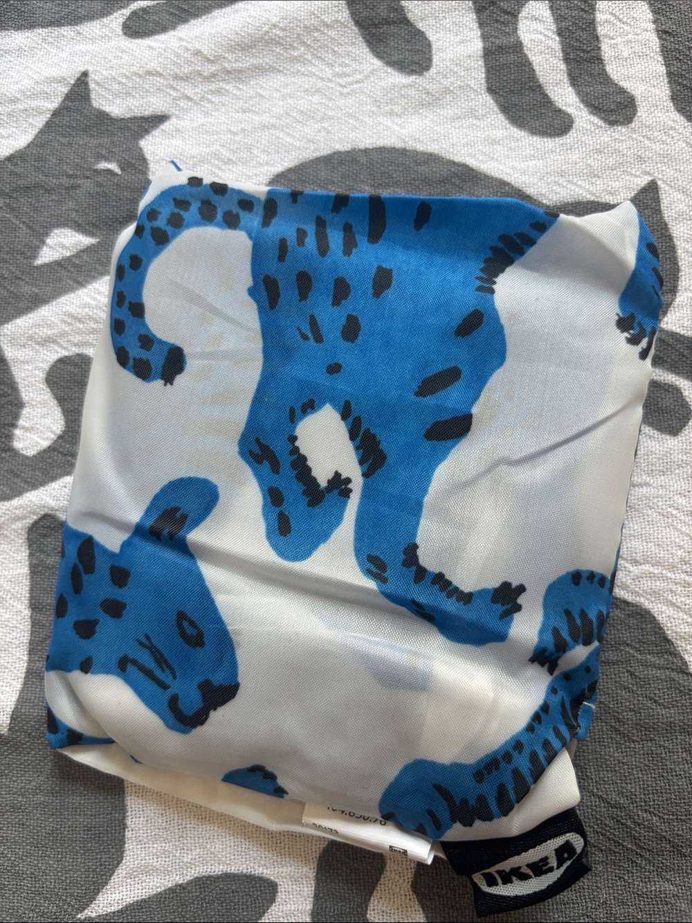 😸IKEA NWT SKYNKE Crazy Blue Cat reusable tote swirling blue felines Warhol-style